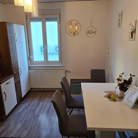 Stadt Land Reben By Katharina Gritsch Apartmán